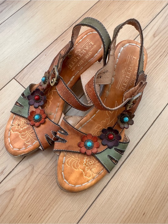 L'ATISTE Shoes - L'Artiste by Spring Step Yovela Leather Sandals – Hand Painted Floral Wedge